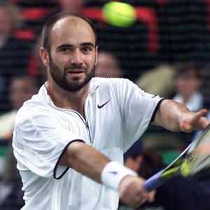 Andre-Agassi-tennis-player-3rd-October-1998.jpg